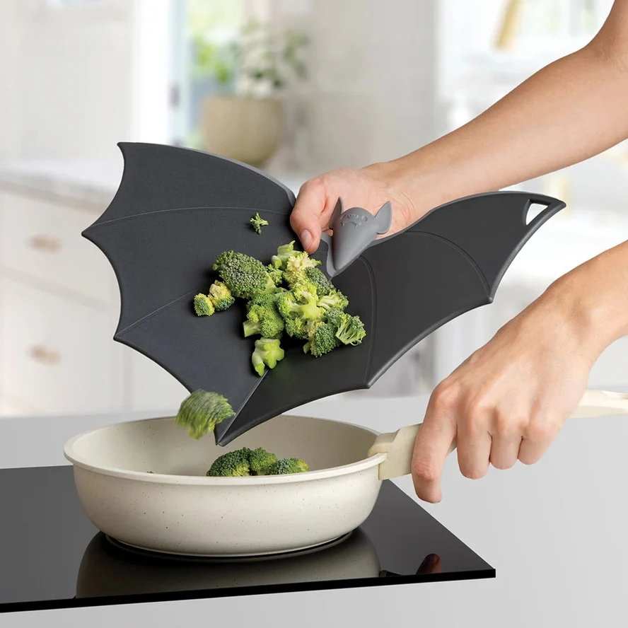 BATTY THE FOLDABLE CUTTING BOARD - Image 2
