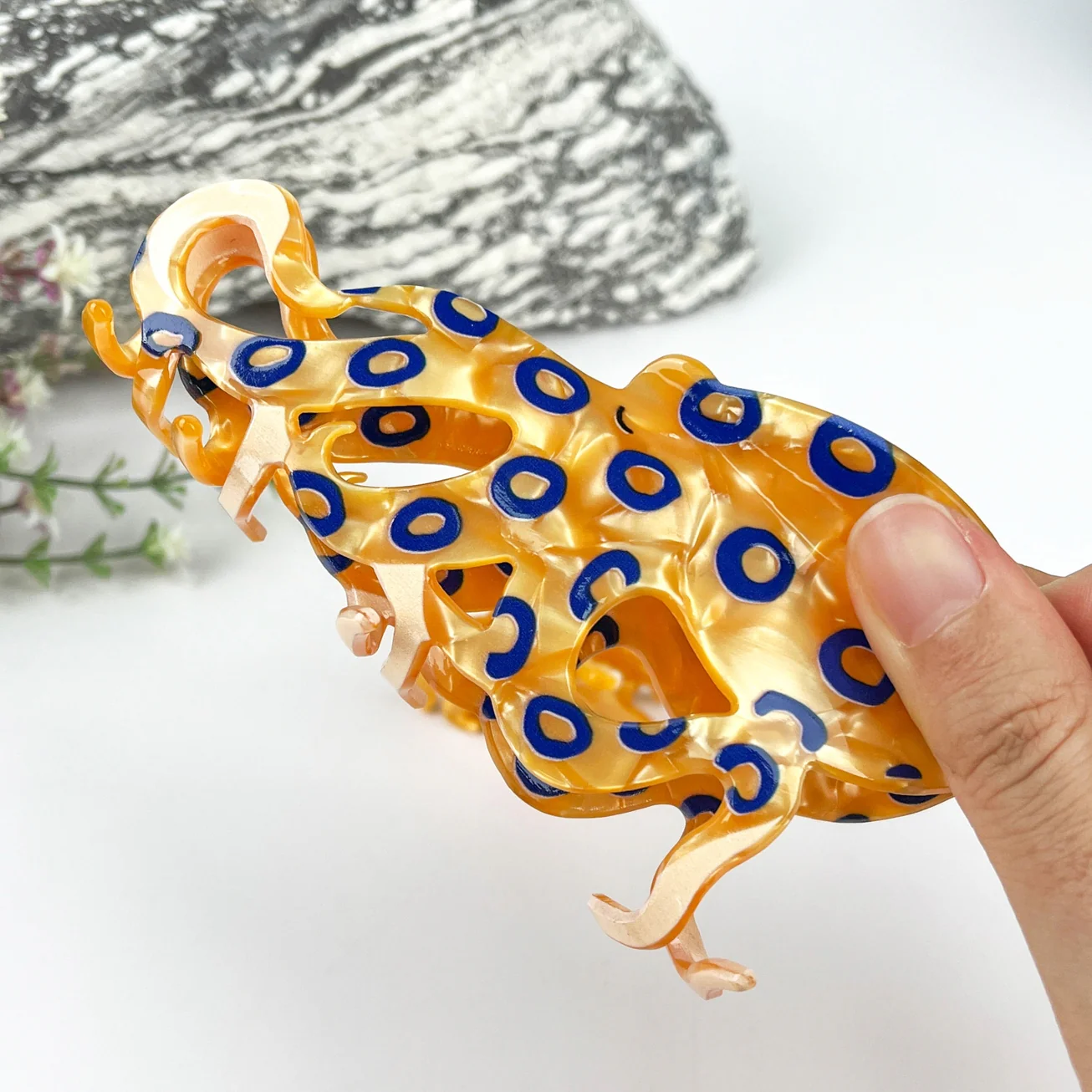 BIG BLUE RING OCTOPUS HAIR CLAW CLIP - Image 2