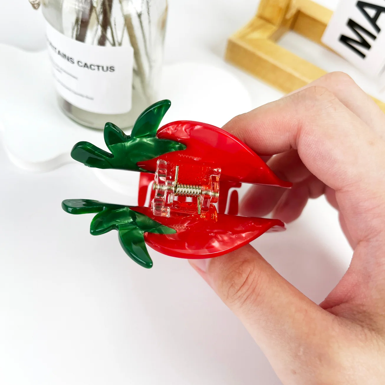 BIG STRAWBERRY HAIR CLAW CLIP - Image 3