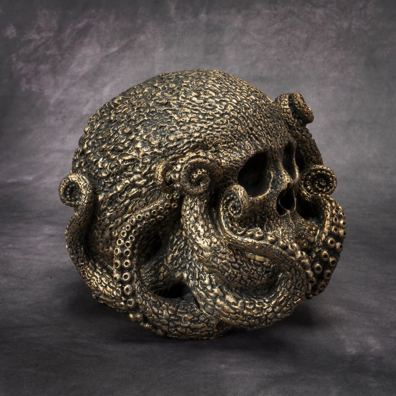 DAVY JONES'S LOCKER SKULL STATUE - Image 2