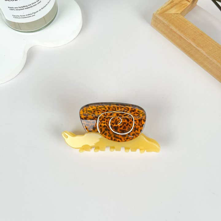 FRIENDLY SNAIL HAIR CLAW CLIP