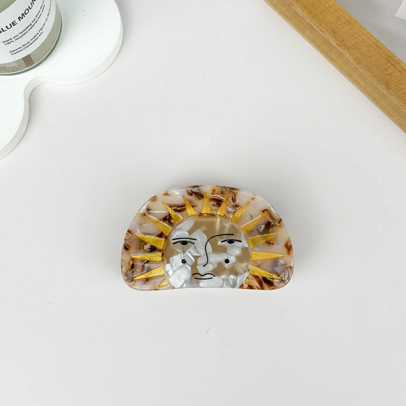 GOLDEN HOUR HAIR CLAW CLIP
