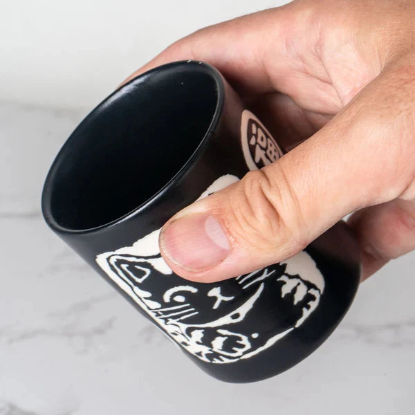 LUCKY KITTY BLACK TRADITIONAL TEACUP - Image 3