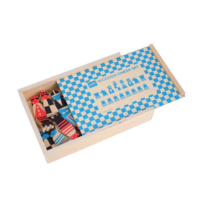 ON THE MOVE WOODEN CHESS SET - Image 4