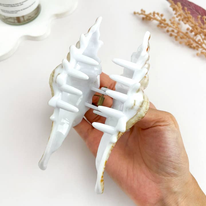 SEASHELL HAIR CLAW CLIP - Image 2