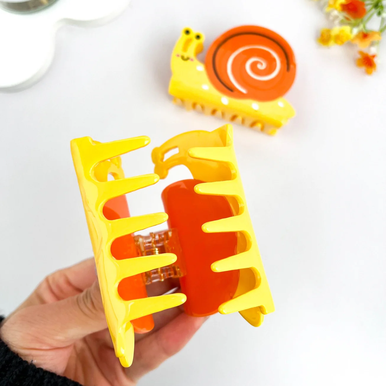 WHIMSICAL SNAIL HAIR CLAW CLIP - Image 2