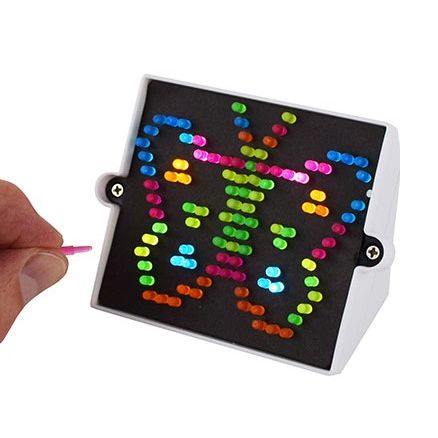 WORLD'S SMALLEST LITE-BRITE - Image 2